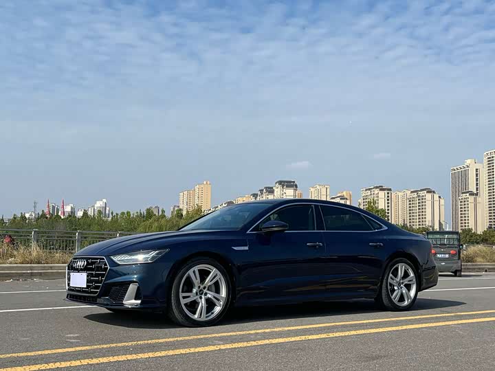 Фото 3 - Audi A7L