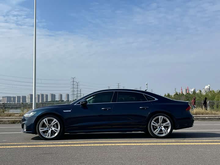 Фото 4 - Audi A7L
