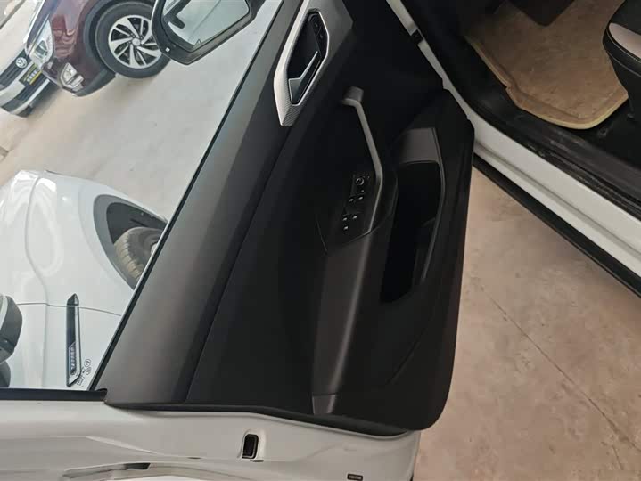 Фото 7 - Volkswagen Tacqua