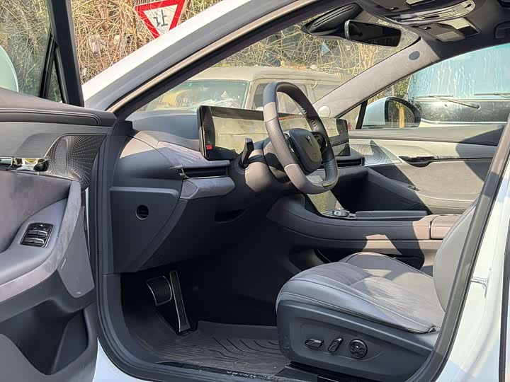 Фото 4 - Voyah Passion