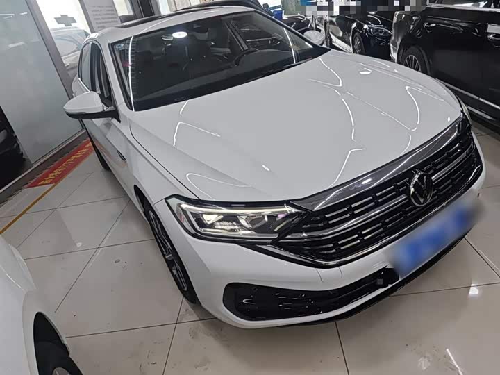 Фото 4 - Volkswagen Sagitar L