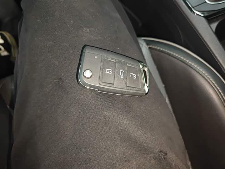 Фото 9 - Volkswagen Sagitar L