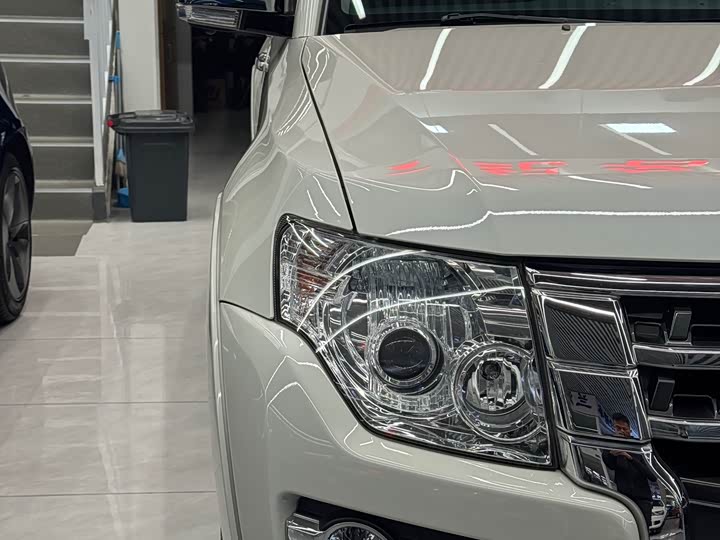 Фото 5 - Mitsubishi Pajero