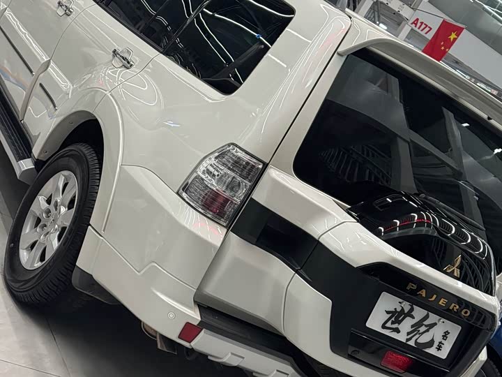 Фото 9 - Mitsubishi Pajero