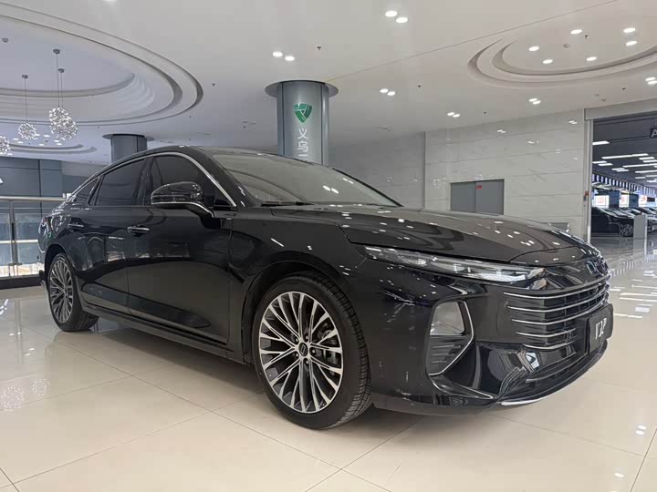 Фото 3 - Bestune B70