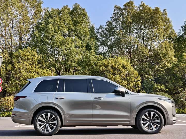 Фото 7 - LiXiang One