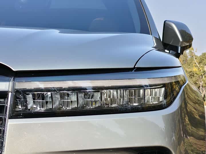 Фото 9 - LiXiang One