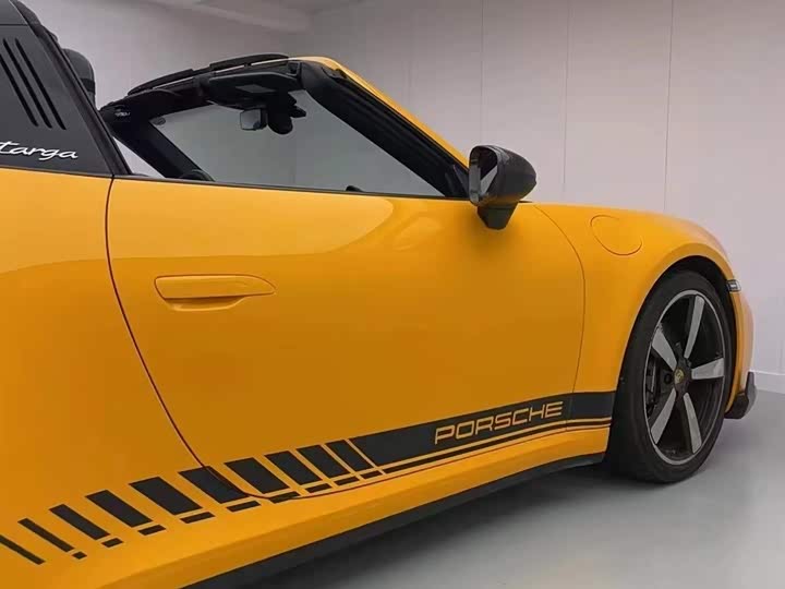 Фото 4 - Porsche 911