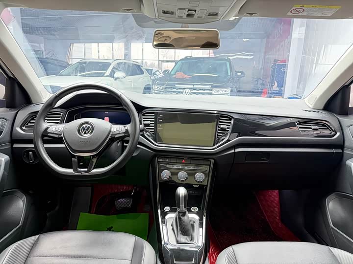 Фото 7 - Volkswagen T-Roc