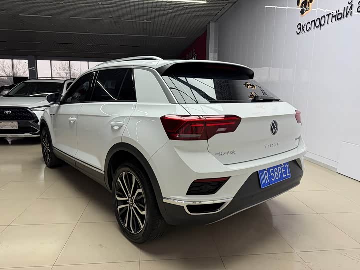Фото 8 - Volkswagen T-Roc