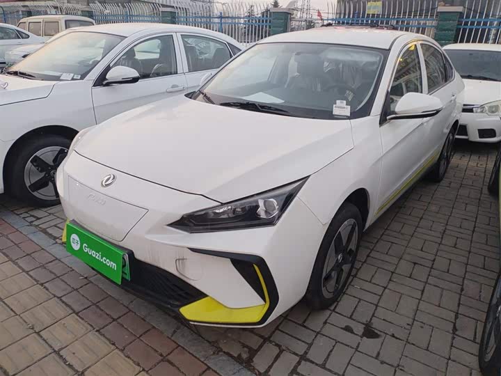 Фото 2 - Dongfeng Aeolus E70