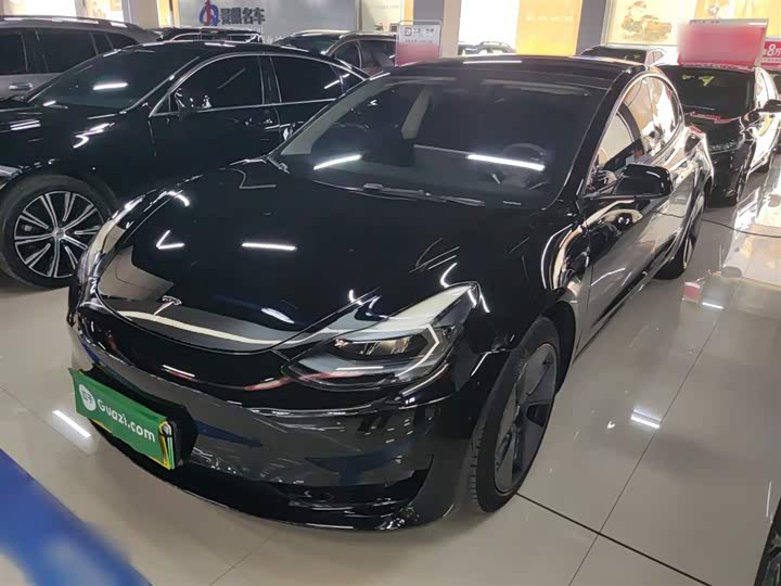 Фото 1 - Tesla Model 3