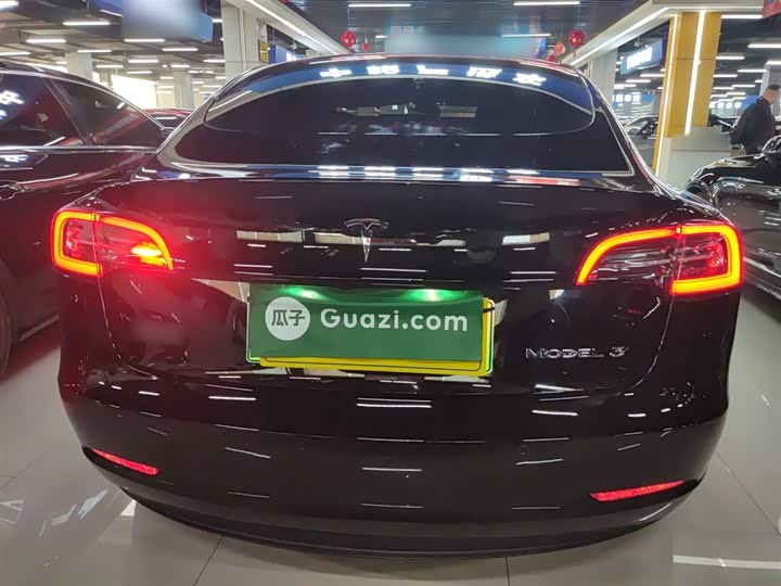 Фото 6 - Tesla Model 3