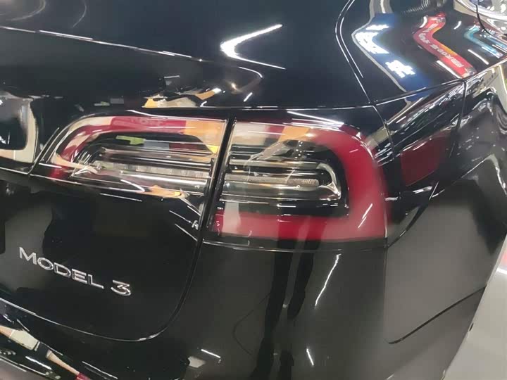 Фото 8 - Tesla Model 3