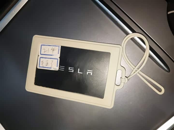 Фото 9 - Tesla Model 3