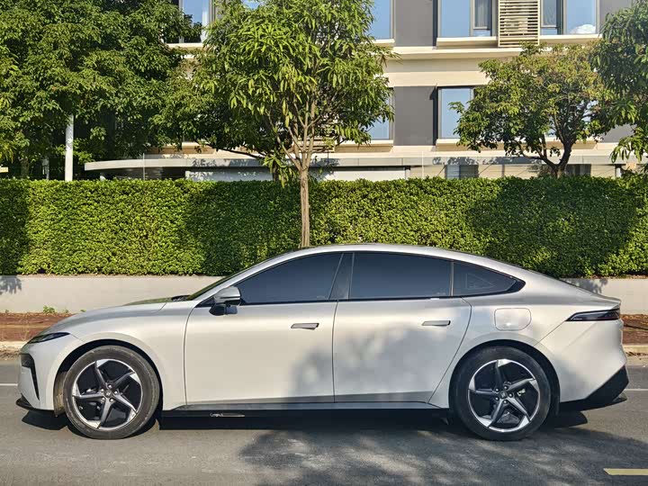 Фото 2 - Dongfeng Yipai eπ 007