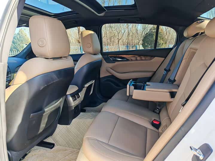 Фото 6 - Cadillac CT5