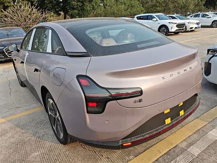 Фото 5 - XPeng Mona M03