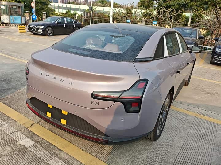 Фото 7 - XPeng Mona M03