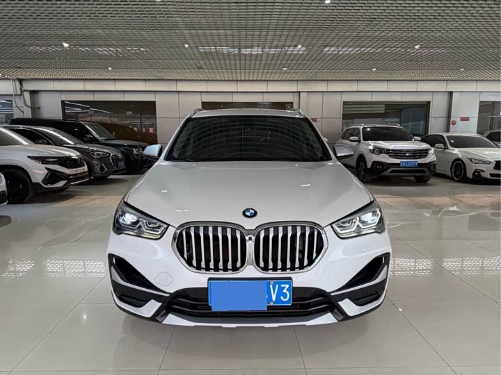 Фото 2 - BMW X1