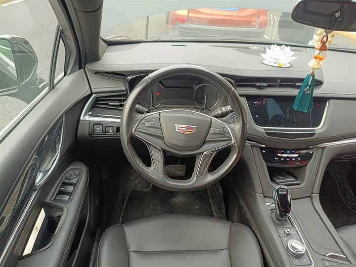 Фото 3 - Cadillac XT5