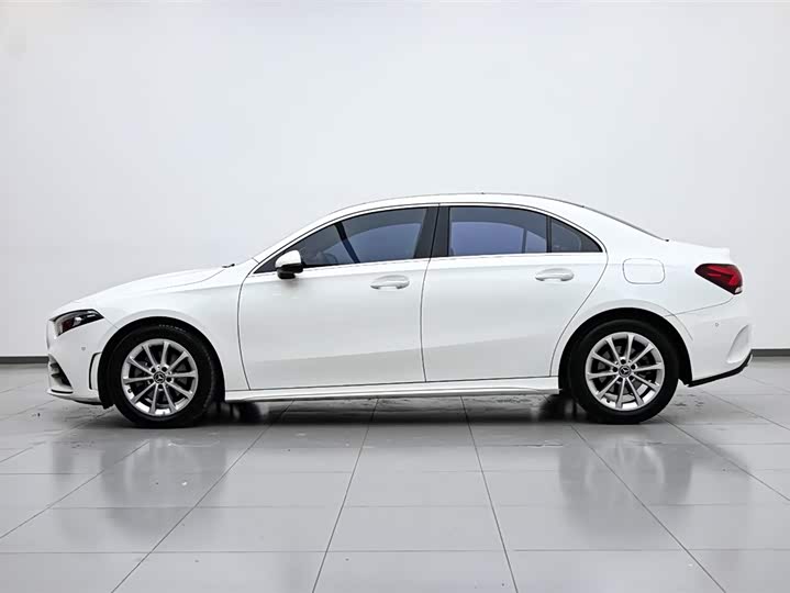 Фото 5 - Mercedes-Benz A-Class