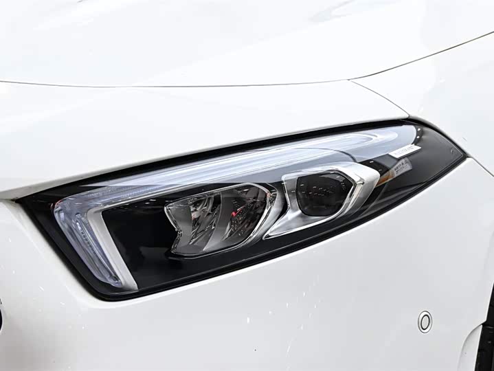 Фото 9 - Mercedes-Benz A-Class