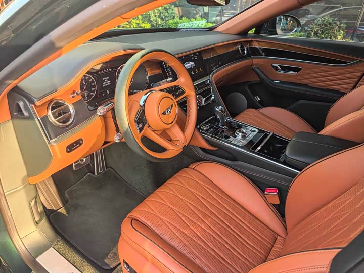 Фото 2 - Bentley Flying Spur