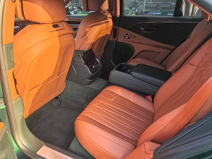 Фото 3 - Bentley Flying Spur