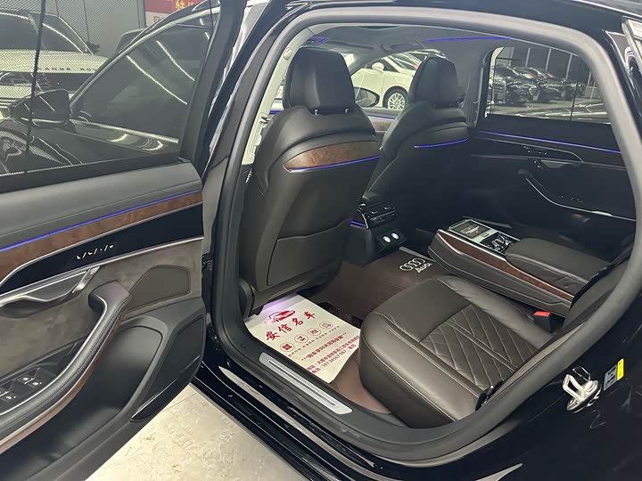 Фото 6 - Audi A8