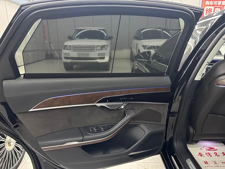 Фото 7 - Audi A8