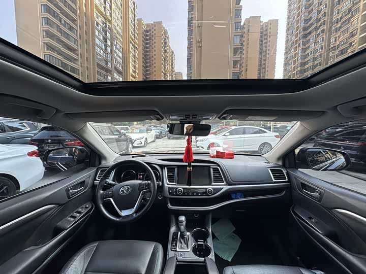 Фото 4 - Toyota Highlander