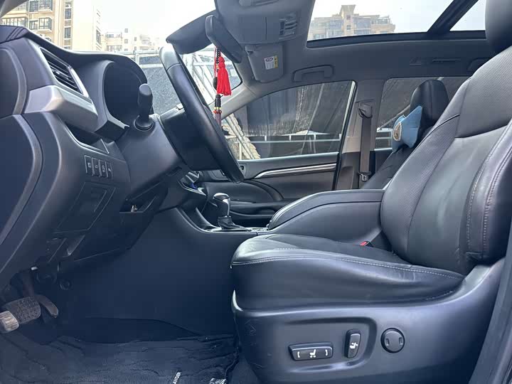 Фото 5 - Toyota Highlander