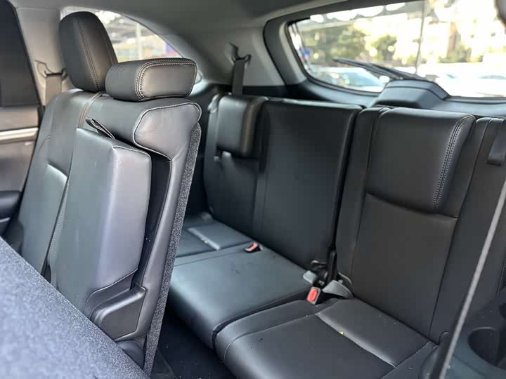 Фото 7 - Toyota Highlander