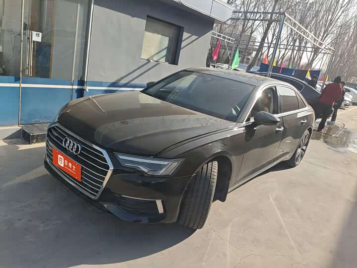 Фото 1 - Audi A6L
