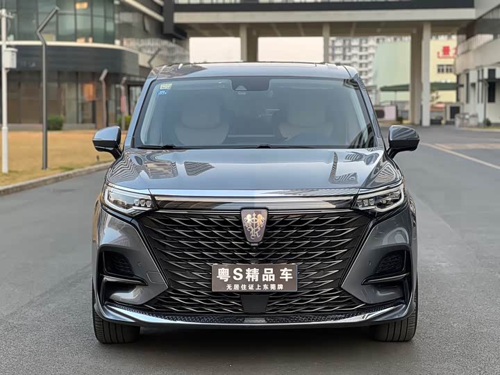 Фото 2 - Roewe iMax 8