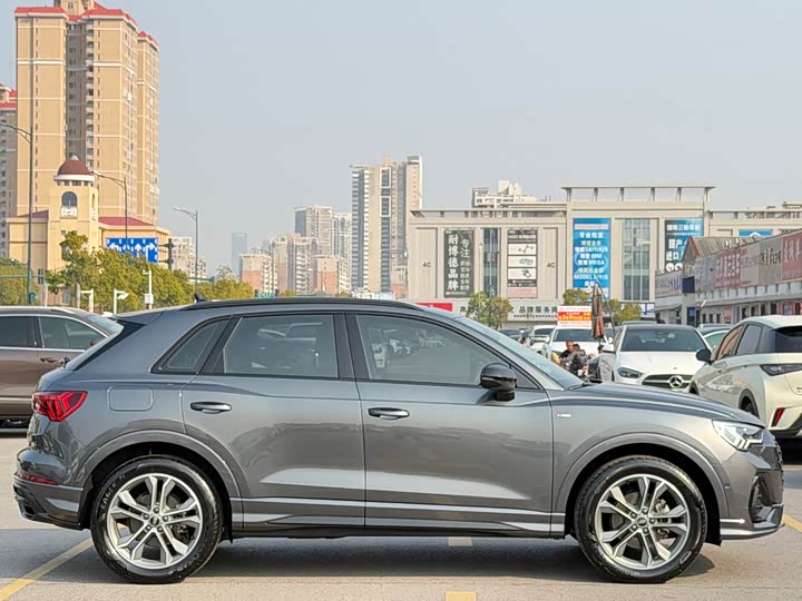 Фото 6 - Audi Q3