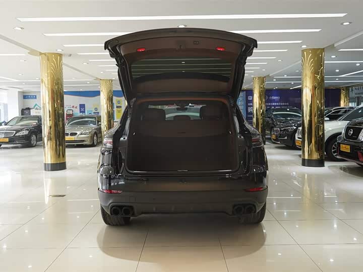 Фото 7 - Porsche Cayenne