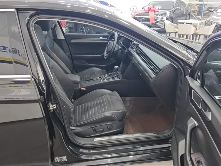 Фото 8 - Volkswagen Magotan