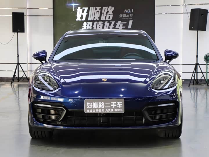 Фото 3 - Porsche Panamera