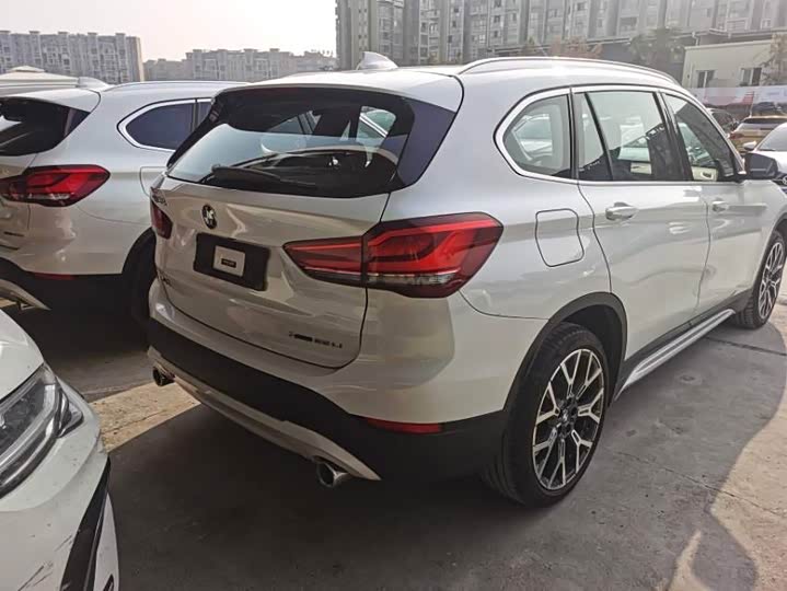 Фото 2 - BMW X1