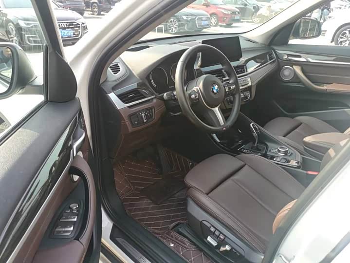 Фото 6 - BMW X1