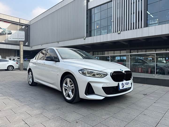 Фото 3 - BMW 1 Series