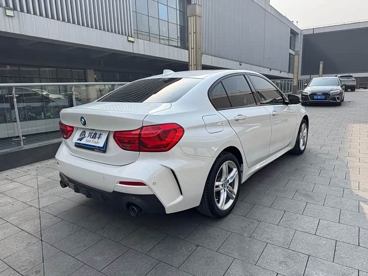 Фото 9 - BMW 1 Series