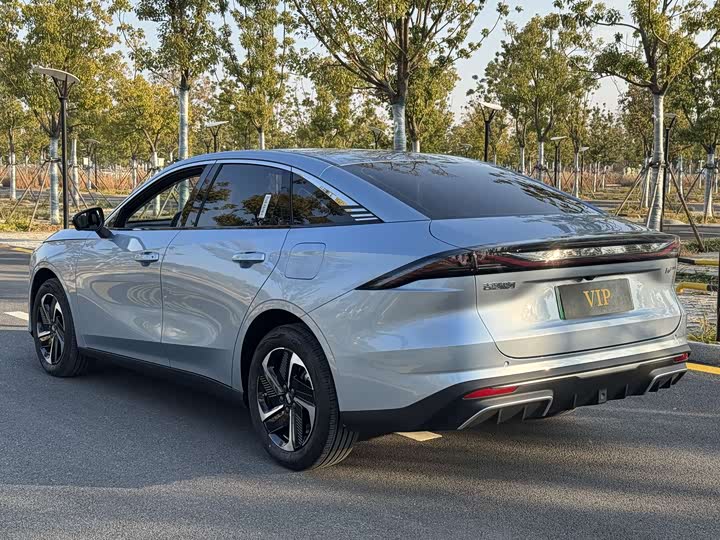 Фото 5 - Geely Galaxy L6