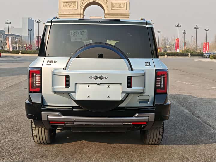 Фото 8 - BYD FangChengBao Leopard 8