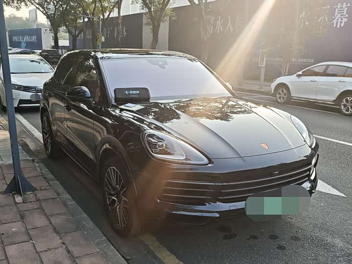 Фото 3 - Porsche Cayenne Hybrid