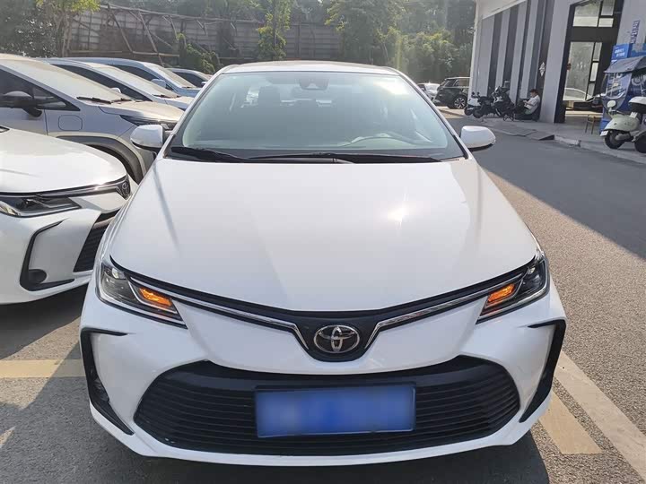 Фото 3 - Toyota Corolla