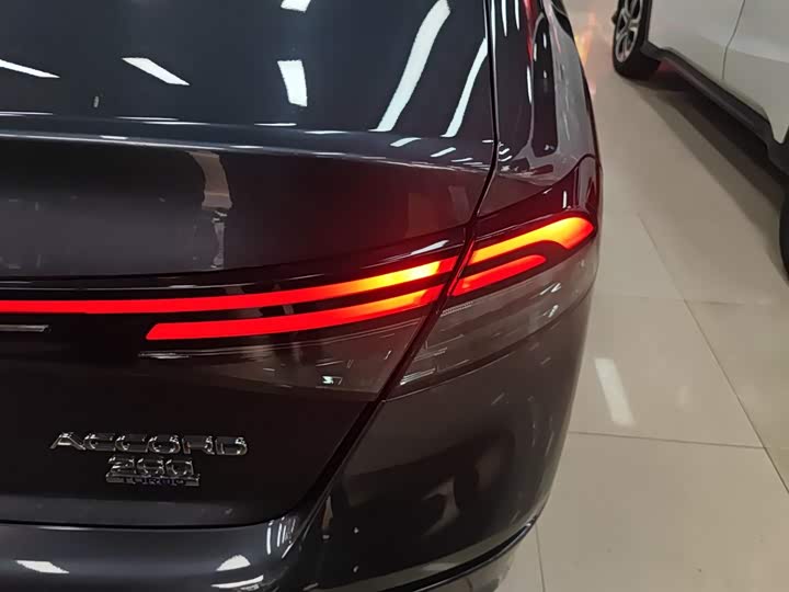 Фото 8 - Honda Accord