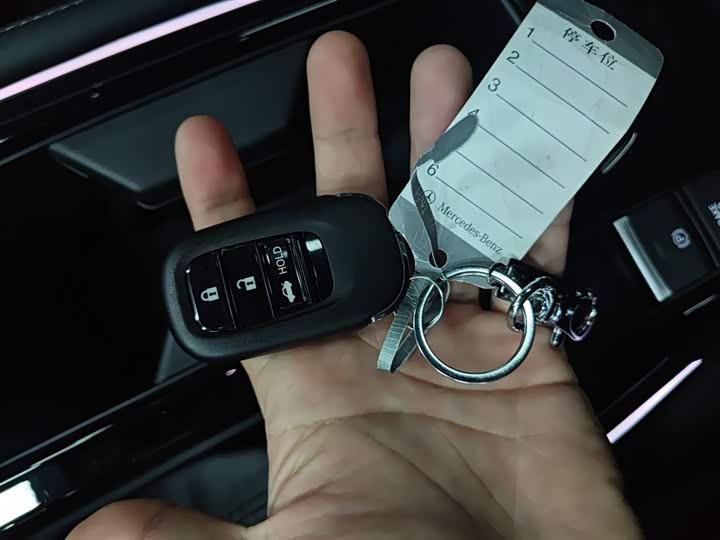 Фото 9 - Honda Accord